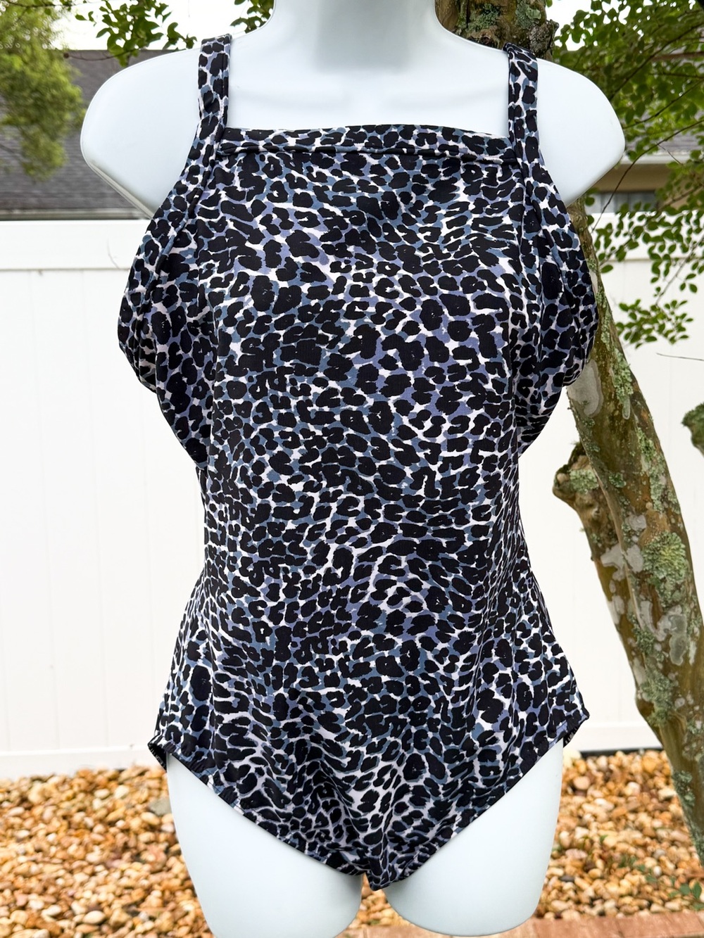 Miraclesuit Leopard Print One Piece Swimsuit Womens M/L 10/12 Tummy Control